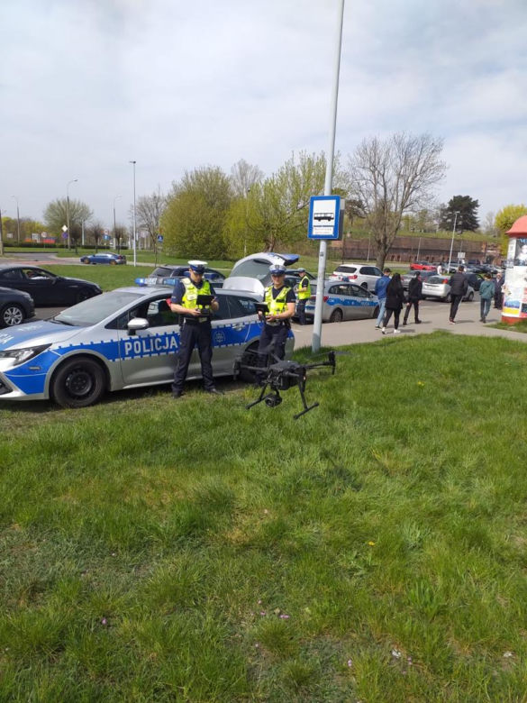 Policyjny dron działał w Toruniu. Uczestnicy "majówki z BMW" ukarani