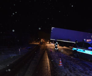 Podkarpacie: Tir wjechał w budynek mieszkalny