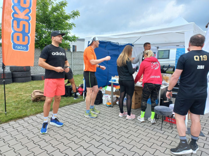 Trwa Ultramaraton Wsparcia i piknik rodzinny w Lesznie