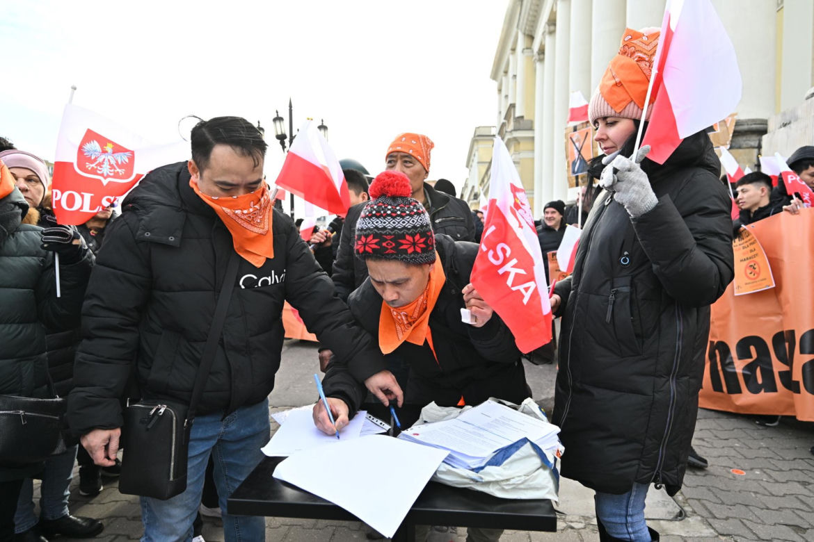 "Nasza sytuacja jest krytyczna". Najemcy z Marywilskiej znów protestują
