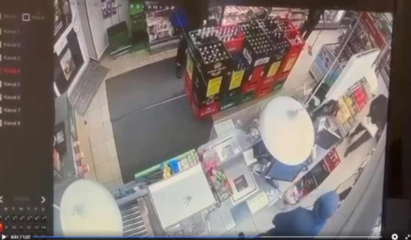 Jest nagranie z krwawego napadu na sklep w Kobyłce. W ruch poszedł nóż [WIDEO]