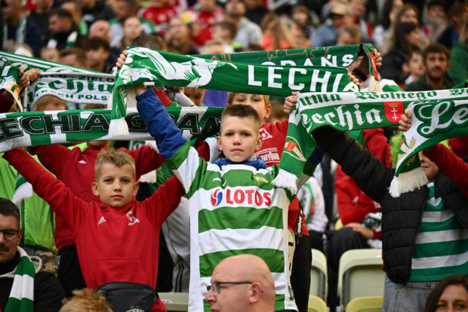 Lechia Gdańsk - Legia Warszawa: Zdjęcia kibiców z meczu 33. kolejki PKO BP Ekstraklasy