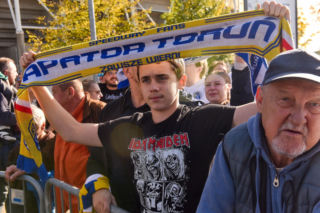 Tak PRES Toruń świętował mistrzostwo z kibicami! Zdjęcia z fety pod Motoareną