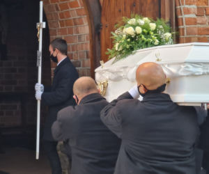 15-latka dwa dni czekała na karetkę i zmarła. Pogotowie odpowiada na zarzuty rodziny