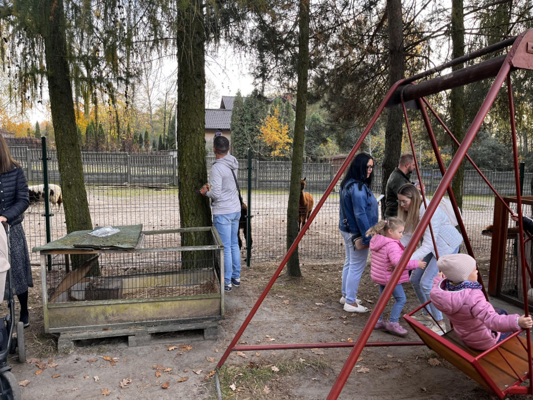 Zagroda 3 siostry w Kamieniu przyciągnęła całe rodziny w ciepły jesienny weekend ZDJĘCIA