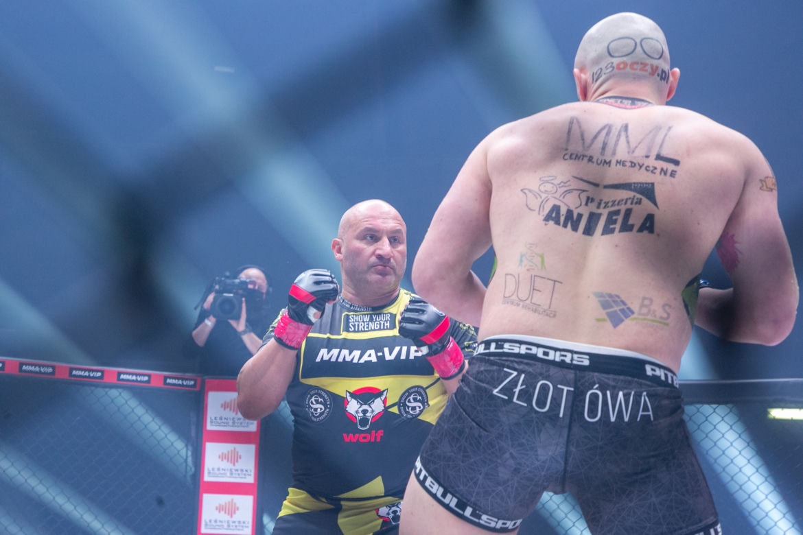 Marcin Najman wyciągnął pistolet