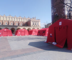 Miasteczko szczepień na Rynku Głównym