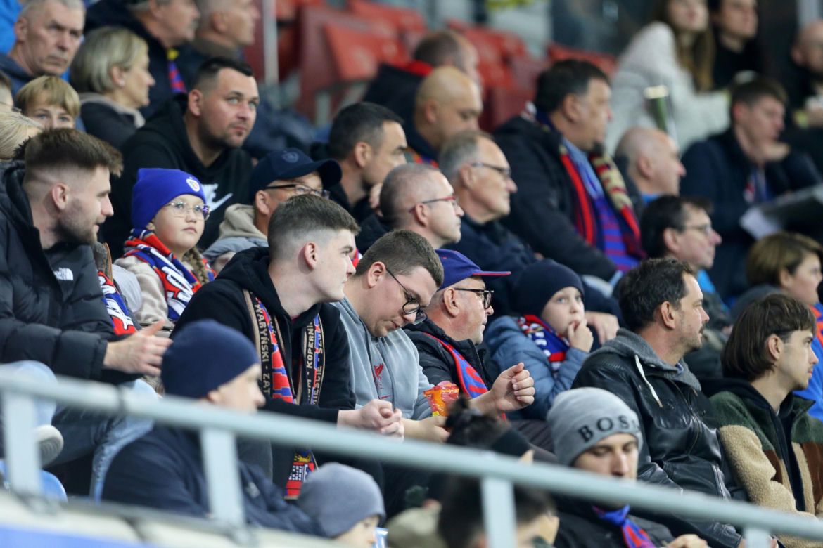 Radość kibiców Piasta Gliwice po uratowanym remisie z Lechią Gdańsk