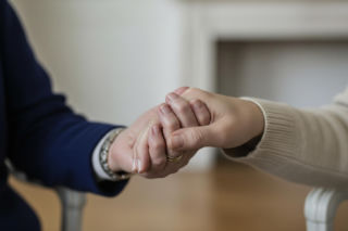 Marta Nawrocka uhonorowała sanitariuszkę. Jakie znaczenie ma to spotkanie dla Polski?