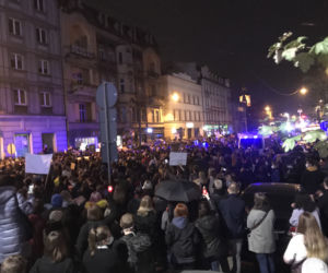 Protest kobiet w Katowicach. Tłumy strajkują przeciwko zakazowi aborcji