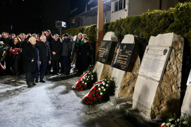 Jarosław Kaczyński w Starachowicach – Hołd dla Matki i Refleksje o Polsce