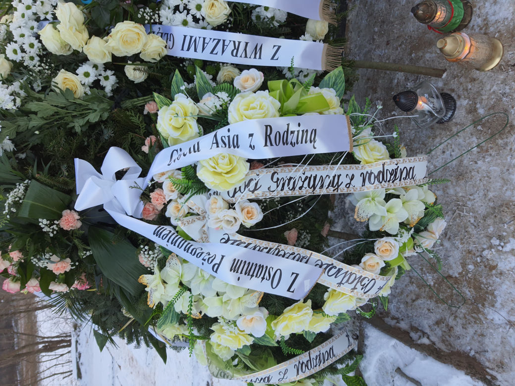 Grób Angeliki, Anieli i Jasia. Na jego widok trudno powstrzymać łzy