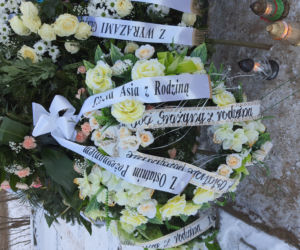 Grób Angeliki, Anieli i Jasia. Na jego widok trudno powstrzymać łzy