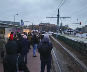 Dzień złamanych pantografów w Krakowie. Duże utrudnienia w komunikacji miejskiej