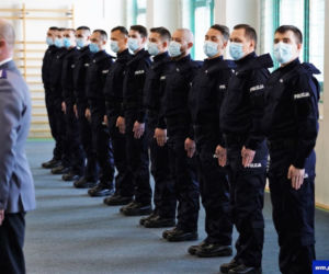 Nowi funkcjonariusze warmińsko-mazurskiej policji już po ślubowaniu