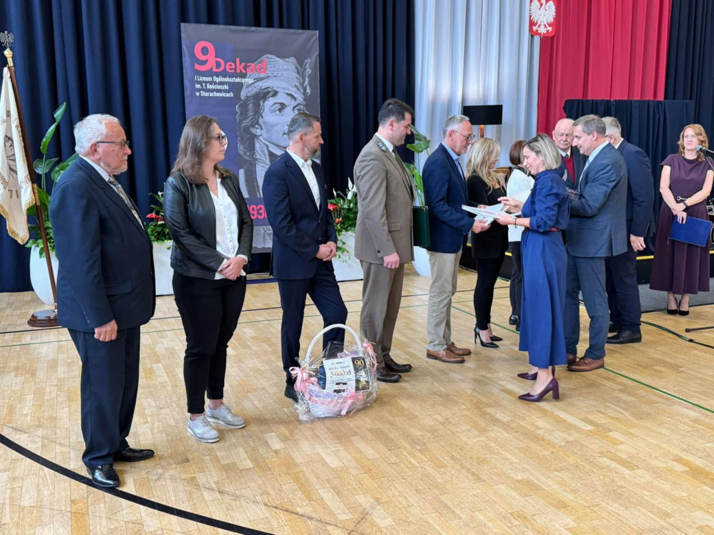 90 lat I LO w Starachowicach. Pokolenia absolwentów na jubileuszu „Jedynki”
