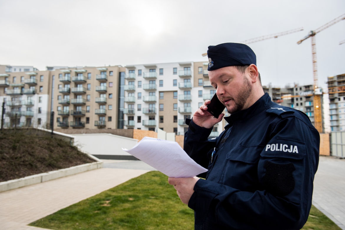 Koronawirus w Trójmieście. Tak policjanci sprawdzają czy przestrzegasz kwarantanny