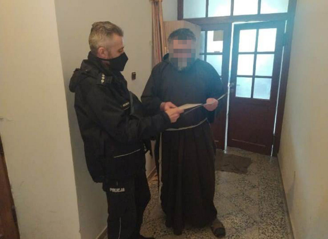 Policjanci edukują seniorów w Warszawie