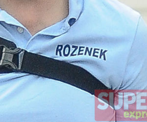 Jacek Rozenek już chodzi 