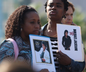 Tłumy płaczą po Jacksonie