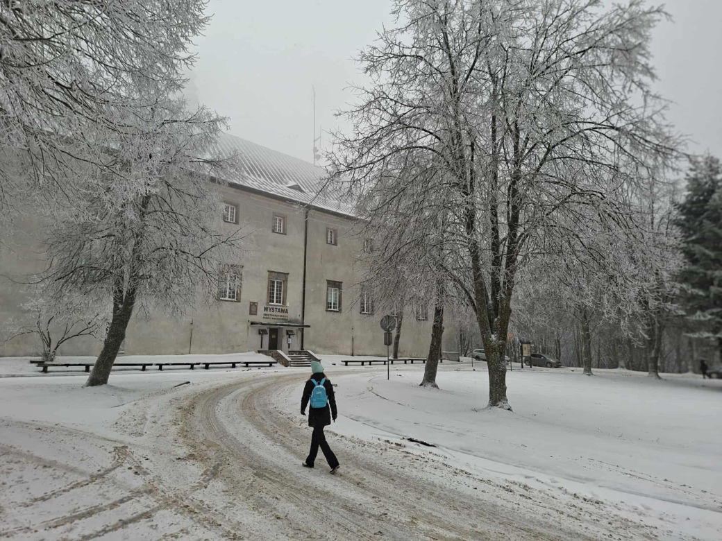 Majestatycznie, zimowo, jak w bajkowej Narnii. Tak Nowy Rok wita Święty Krzyż