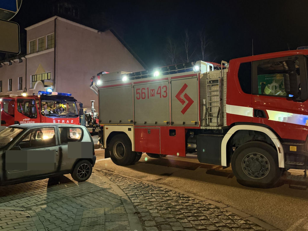 17-latka potrącona i przeciągnięta pod kołami samochodu. Dramatyczny wypadek w Konstancinie-Jeziornie