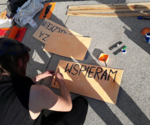 Uczniowie protestują przed kuratorium