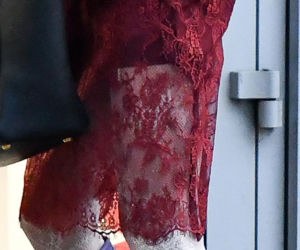 Monika Olejnik weszła w spódnicy, wyszła bez