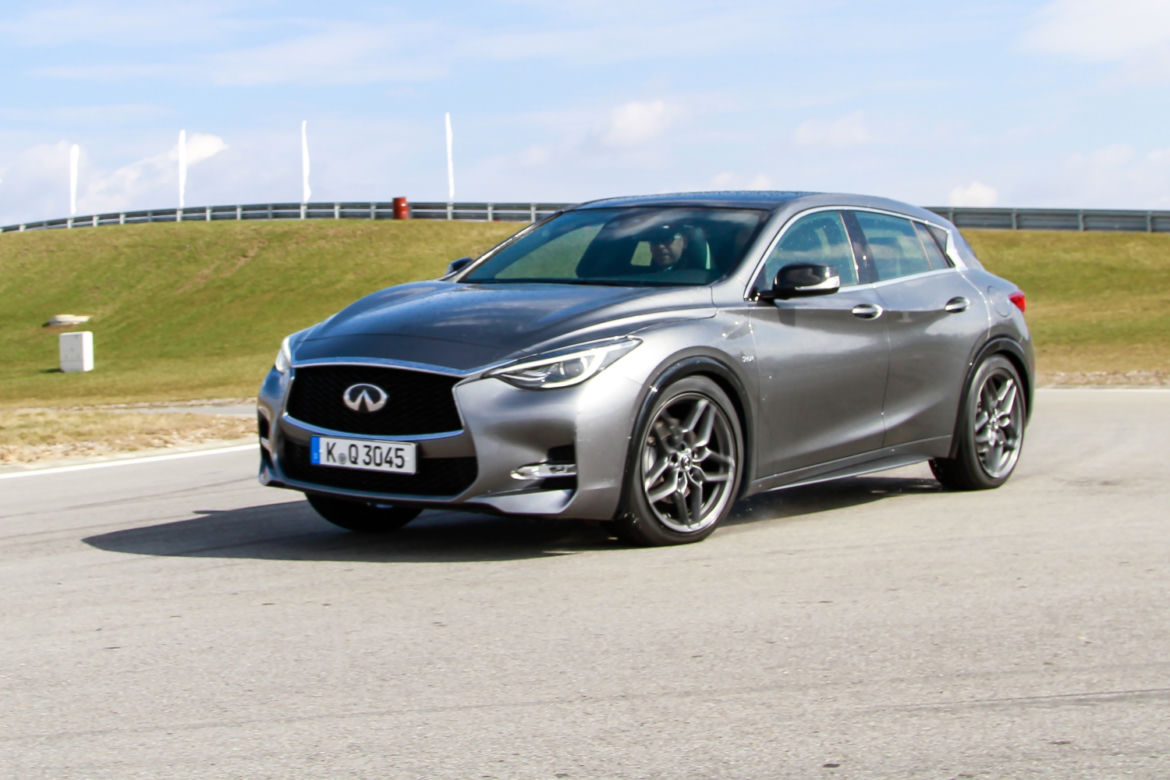 Infiniti Q30 na Torze Jastrząb 