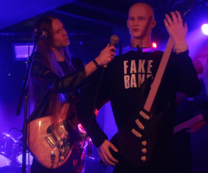 Threatin oszukał europejską branżę muzyczną. Historia rockmana, który sfałszował całą swoją karierę
