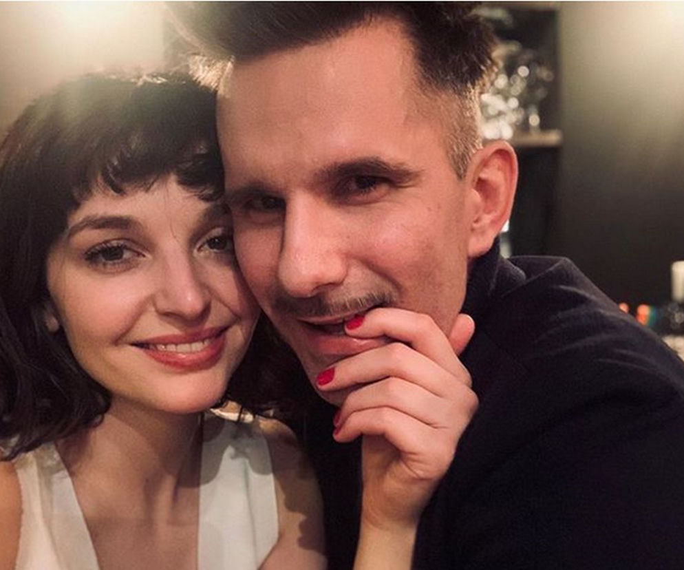 Gwiazdor M jak miłość już po ślubie. Marcin Bosak ożenił się z Marią Dębską. Wśród gości na ślubie znani aktorzy!