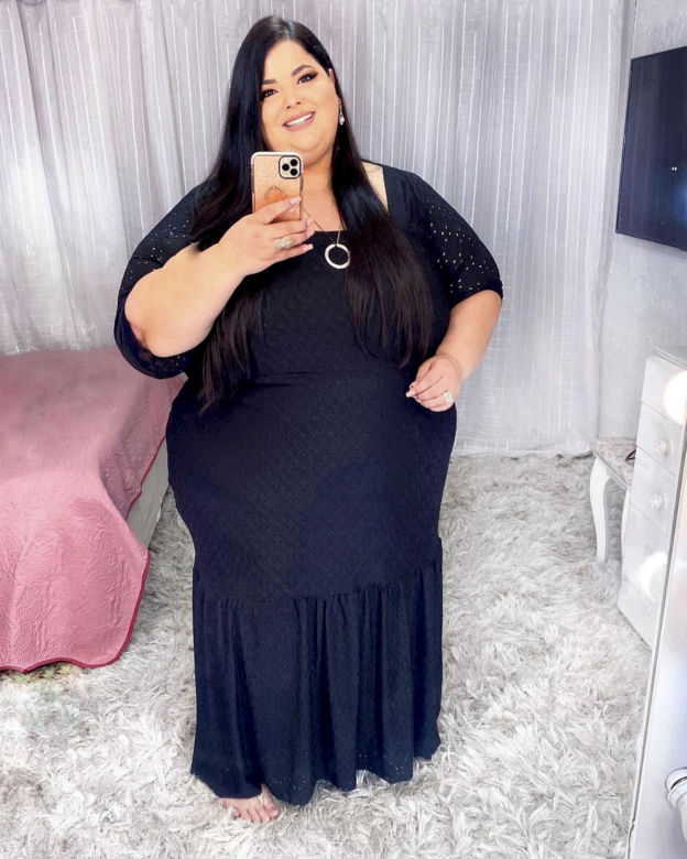 Dramat modelki plus size. Nie wpuścili jej na pokład samolotu. "Nie chcą mnie, bo jestem gruba"