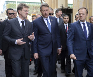 DONALD TUSK VS. JACEK SARYUSZ-WOLSKI.