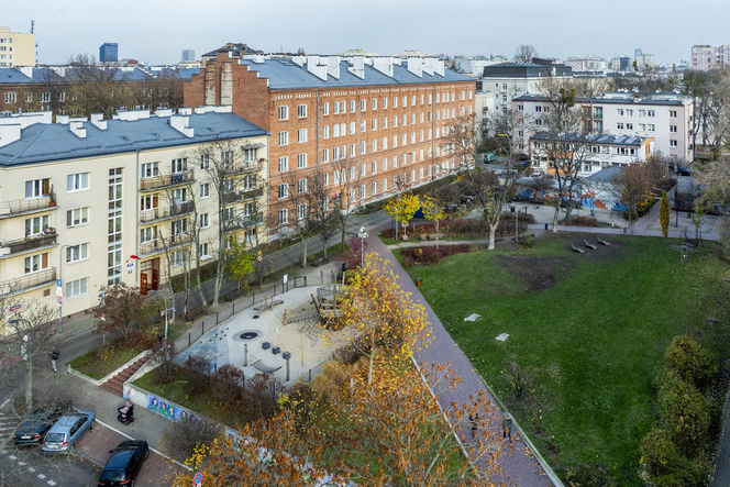 To najstarsze osiedle w Warszawie. Aby żyć jak w bajce panowały tu dziwne zasady