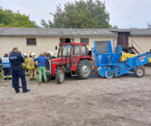 Poważny wypadek w Bierzgłowie koło Torunia. Kobietę przygniotła maszyna rolnicza!