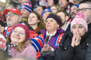 KH Energa Toruń uciekł spod topora! Wśród kibiców byli mistrzowie Polski