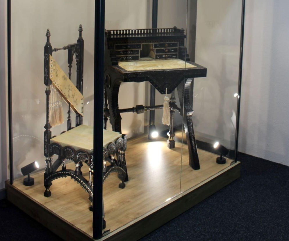 Światowe meblarstwo w zbiorach grudziądzkiego muzeum. Zaprojektował je Carlo Bugatti 