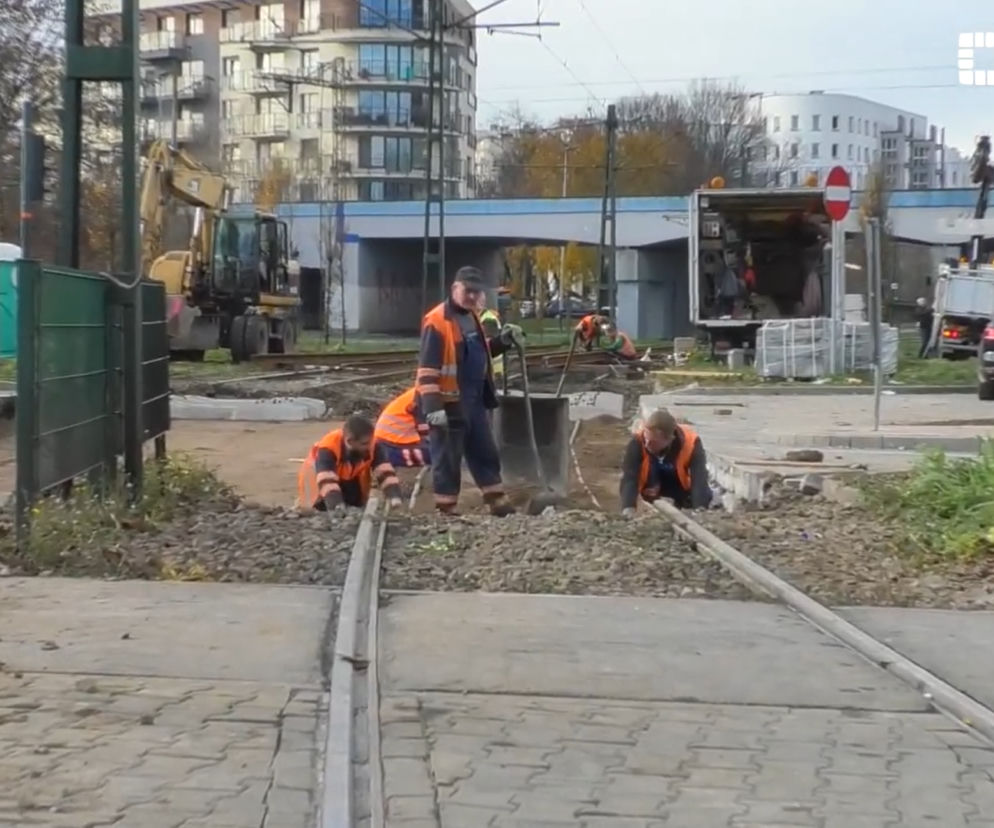 Naprawa torowiska w al. Pokoju