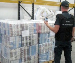 Bobrowniki. Papierosy warte 400 tys. zł w dachu chłodni
