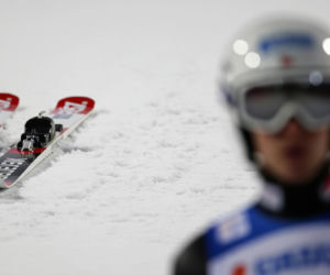 Upadek Kacpra Tomasiaka w Vikersund. Jaki jest jego stan zdrowia po kwalifikacjach PŚ?