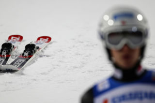 Upadek Kacpra Tomasiaka w Vikersund. Jaki jest jego stan zdrowia po kwalifikacjach PŚ?