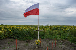 Pogrzeb ofiar zbrodni wołyńskiej w Ostrówkach