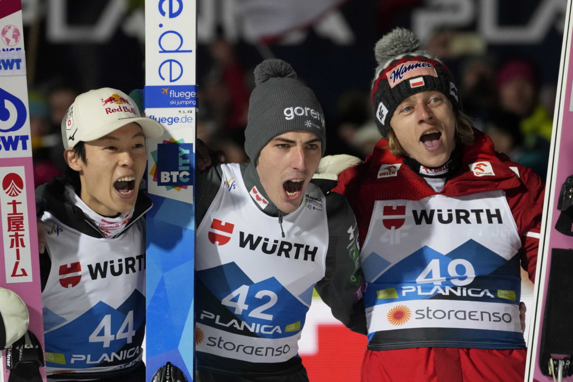 Wielka chwila Dawida Kubackiego! Polak odebrał brązowy medal mistrzostw świata.