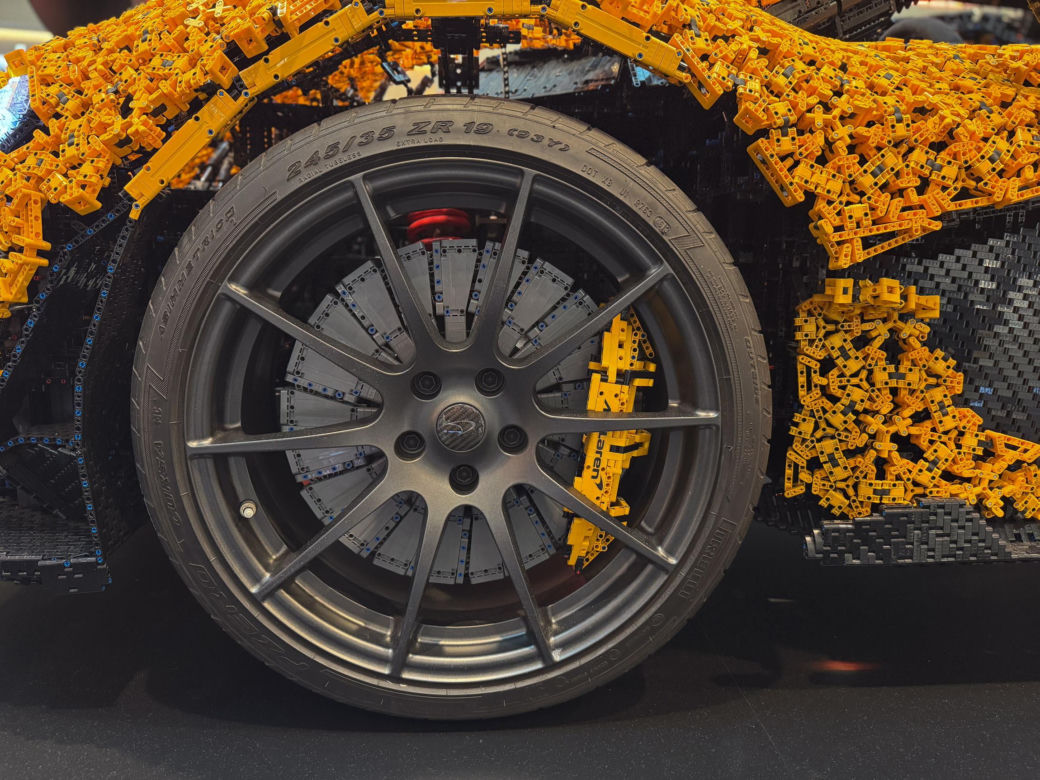 McLaren P1 z klocków Lego