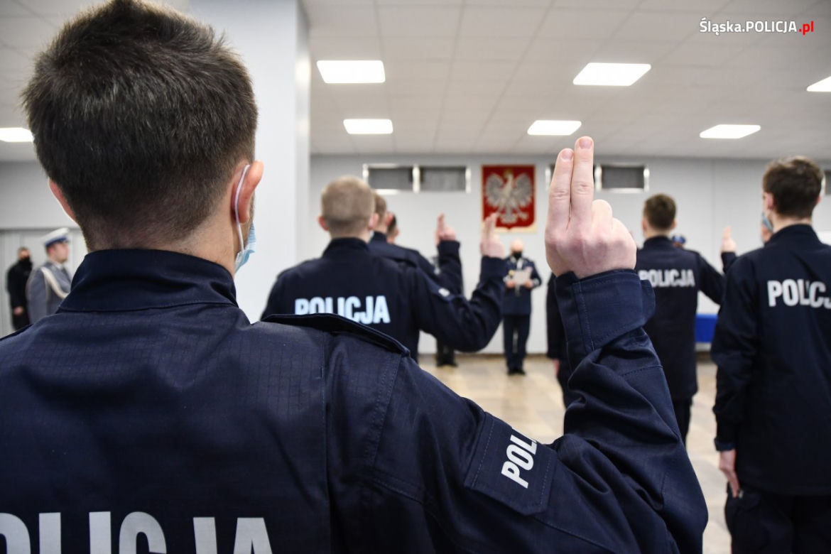  Śliczne policjantki zasiliły szeregi śląskiej policji. Ślubowanie mają za sobą [ZDJĘCIA]