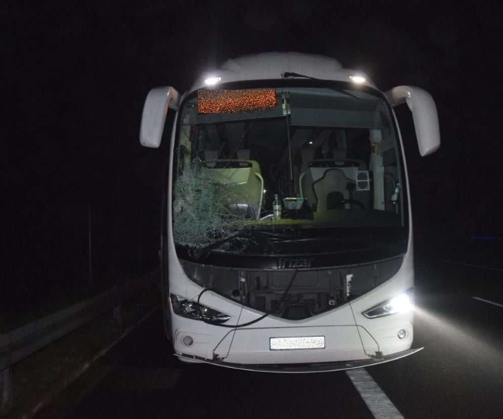 34-letni pieszy zginął pod Tarnowem. Wpadł pod autobus