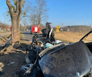 Tragiczny wypadek w Trzciance! Trzej młodzi mężczyżni zginęli na miejscu [ZDJĘCIA]