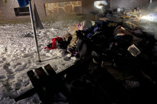 Duże straty po pożarze w spiżarni w domu w gminie Rydzyna koło Leszna