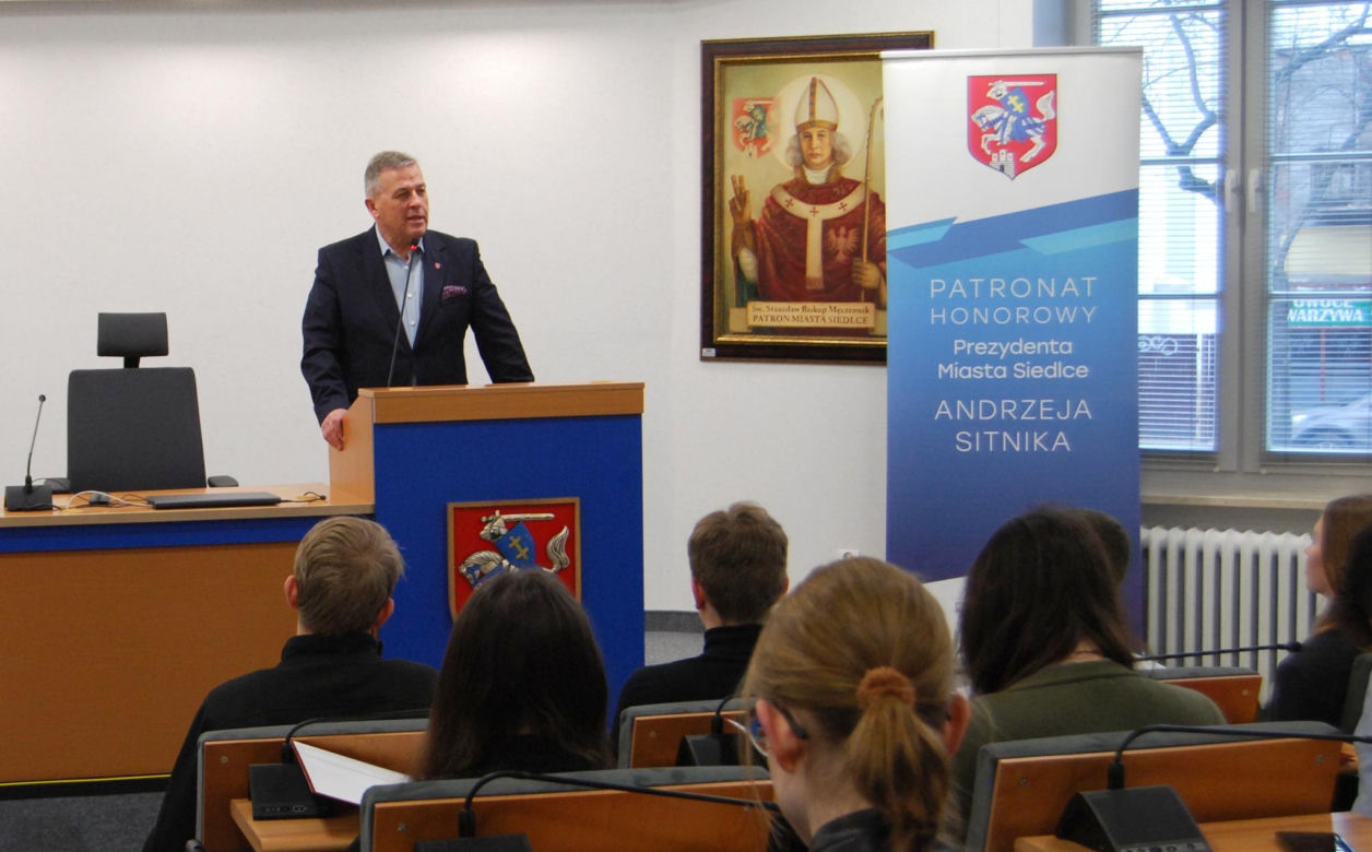 Debata młodzieży odbyła się w ramach kampanii profilaktycznej „Widzę – Rozmawiam – Reaguję”
