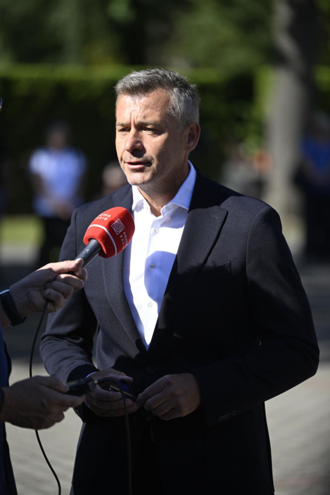 Politycy i dziennikarze na pogrzebie Andrzeja Morozowskiego